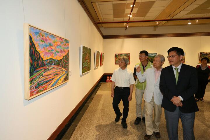 林市長觀賞民主前輩鄭自才油畫展 邀民眾一起感受台灣的色彩、溫度