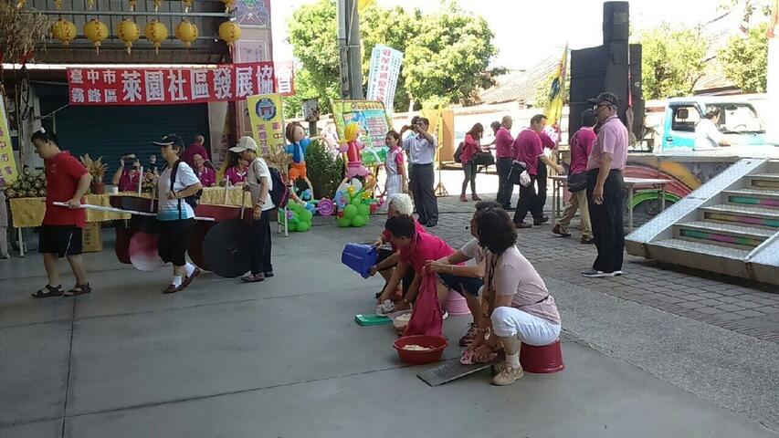 品嘗鳳梨創意風味 霧峰錦榮及萊園社區農產品展售登場