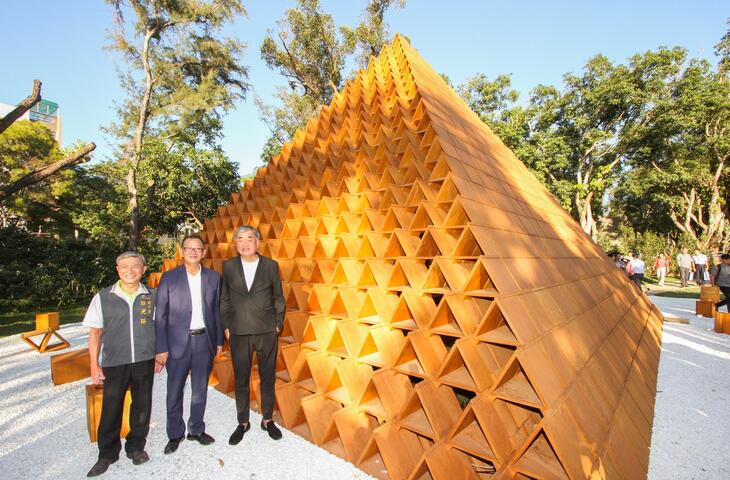日本建築大師打造花博三角積木概念館 展出千餘品種茶花