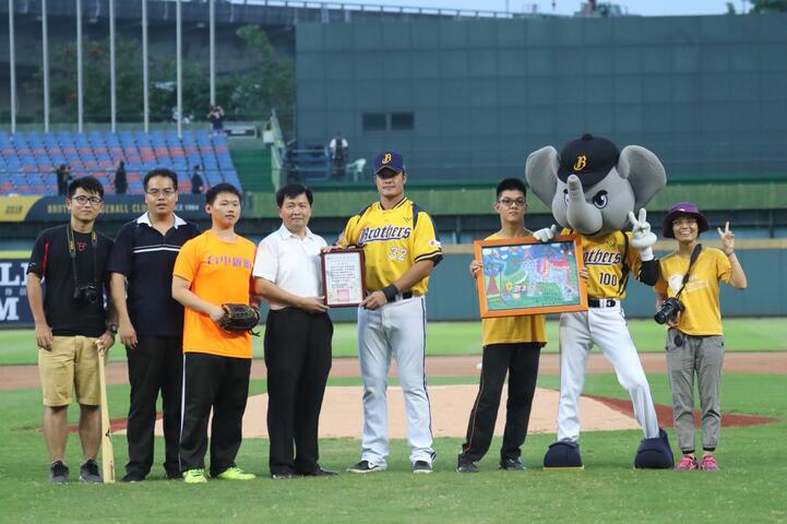 台中球迷小確幸-市府與中信兄弟合推學生及市民優惠