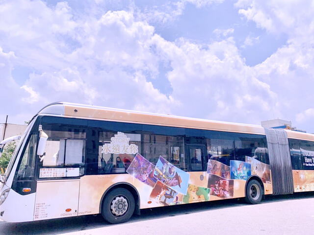 全国首辆-迪士尼永远友你-主题彩绘双节公车上路