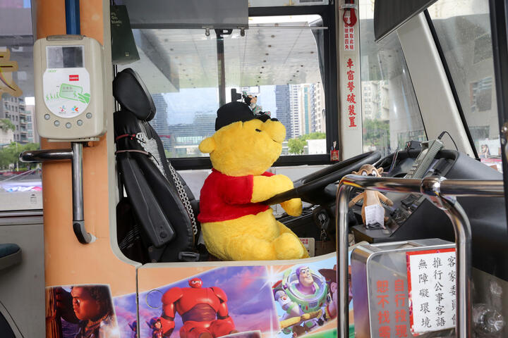 迪士尼经典动画角色陪你搭公车