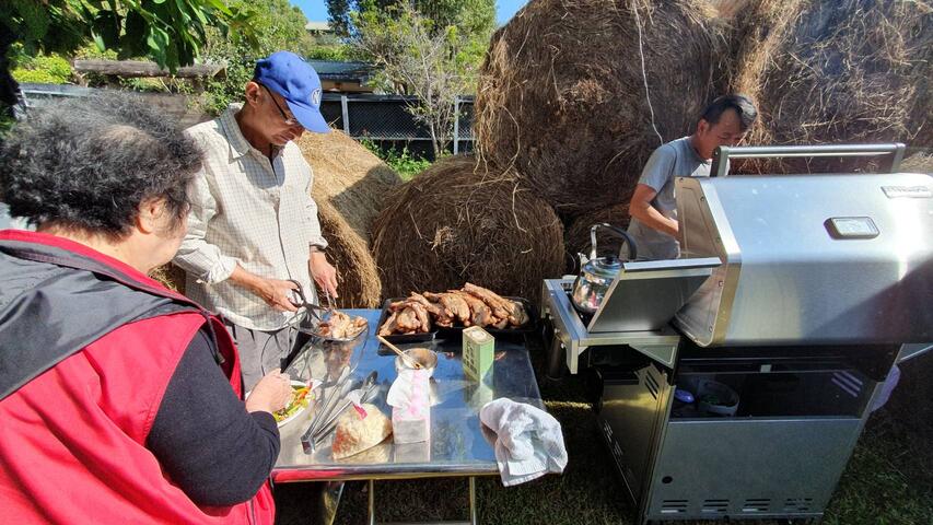 民眾體驗在地農家風味餐