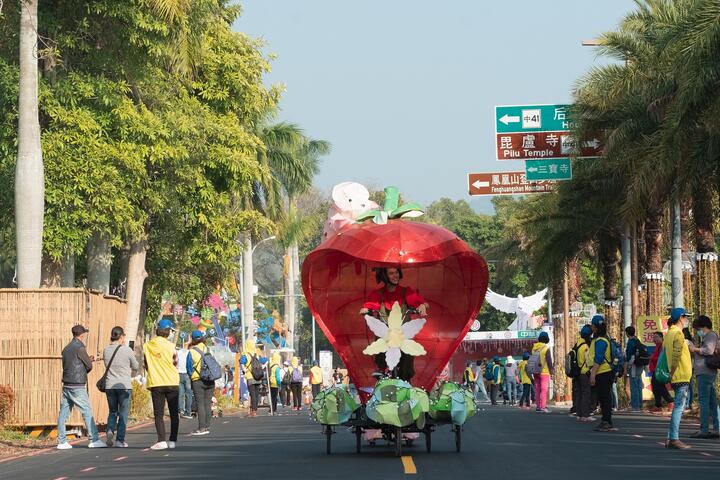 寶島炫光巡邏隊-羊來了草莓車巡演