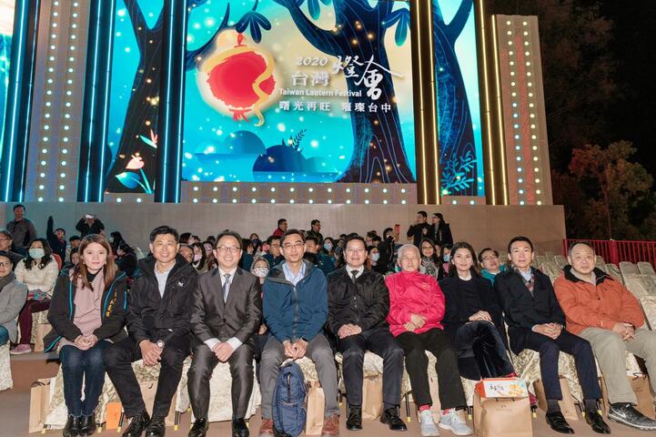 支持台灣燈會挺觀光-產官學代表齊聚台中
