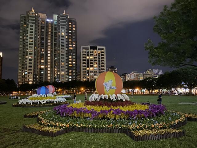 同心圆花卉装置艺术现踪市民广场