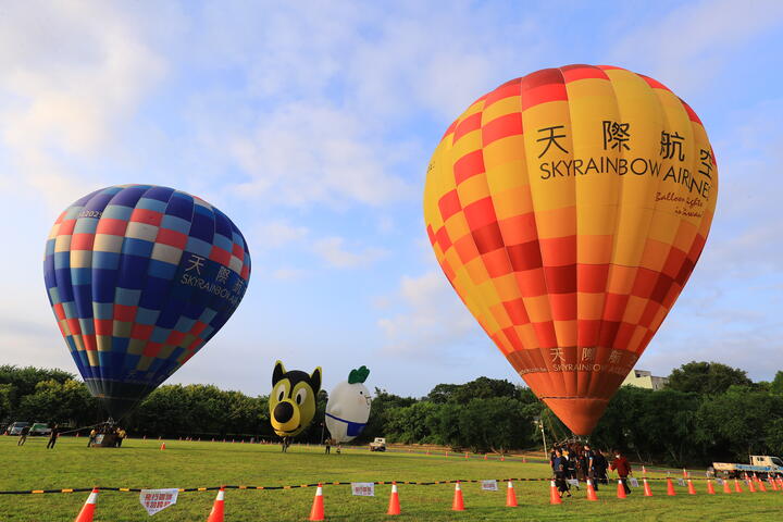 台中首次熱氣球升空-網美快衝石岡土牛運動公園