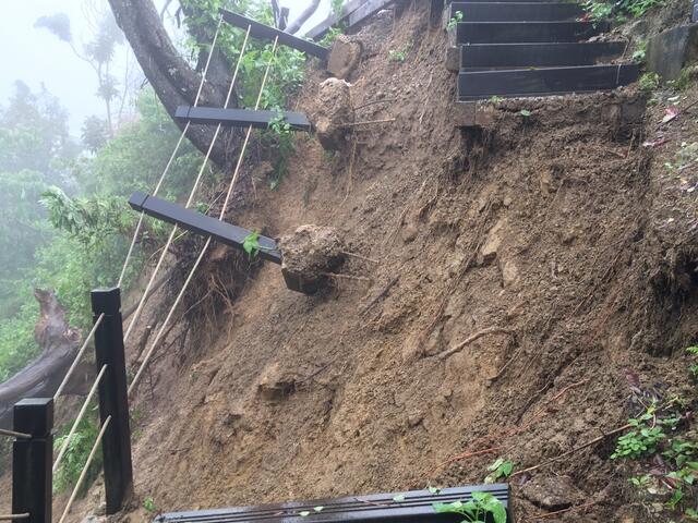 潭子新田三號登山步道邊坡崩塌-中市觀旅局緊急封閉修復