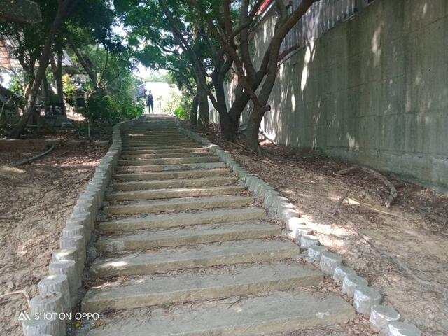 石階步道整修完成