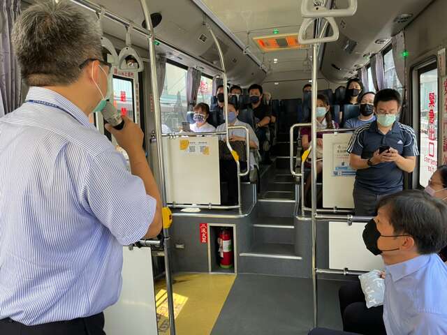 中市府邀請委員體驗舊城區觀光公車服務