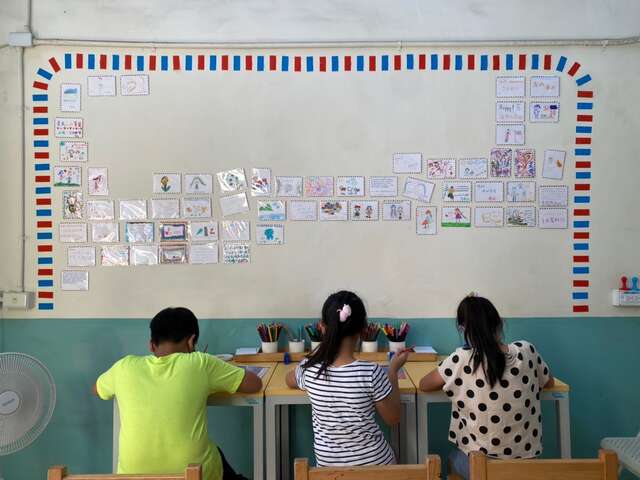 清眷駐村藝術家莊博雅本次推出郵票工作坊-教民眾製作小貼紙及家徽郵票