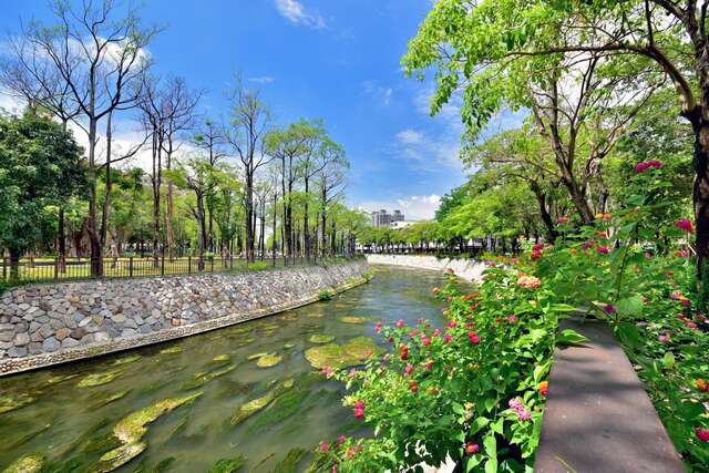 台中市绿川水环境改善工程-兴大园道亮点河岸