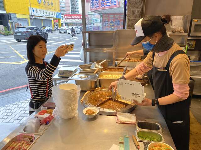 韩国记体验台中美食猪脚