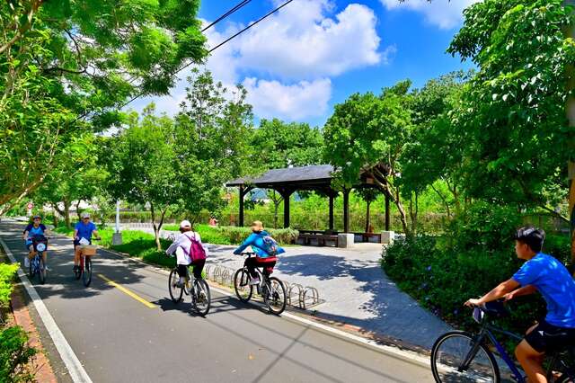 涼亭及東豐綠廊道