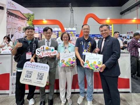 葉非比大使及周士弼主任蒞臨台中攤位指導_0