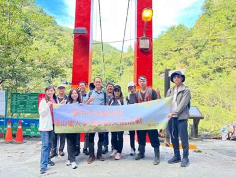 環山獵人步道登山口四季蘭溪吊橋