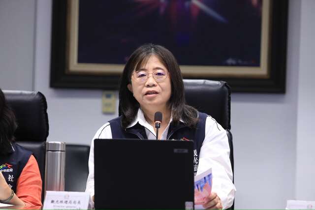 观旅局长陈美秀今日以-2025台中国际花毯节-为题进行专案报告 (1)