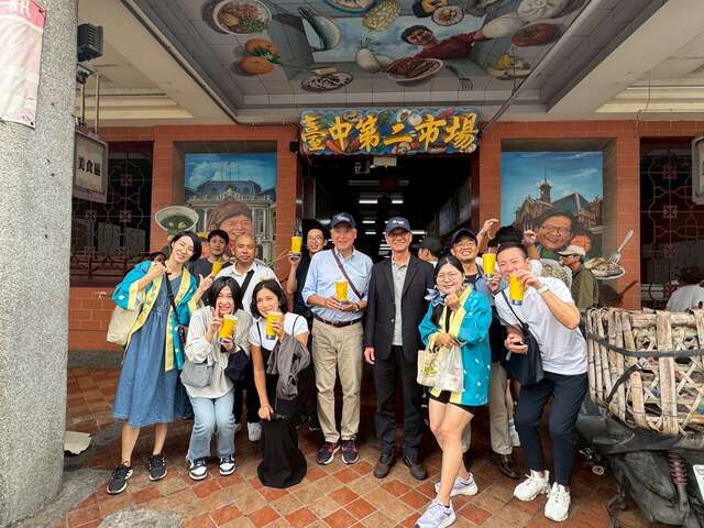 第二市場品嚐傳統小吃