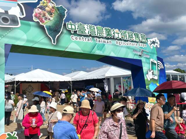 農特產區遊客絡繹不絕_0