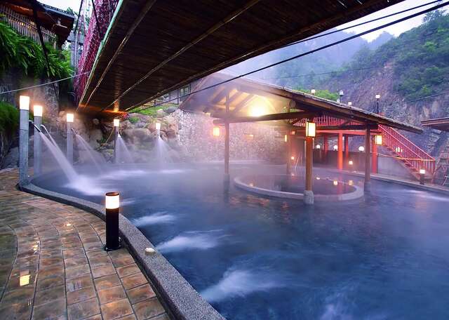 即日起至1130止完登指定步道-即可兑换免费泡汤券_0