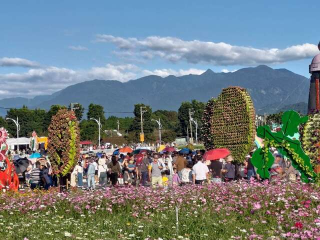花毯節吸引大批遊客
