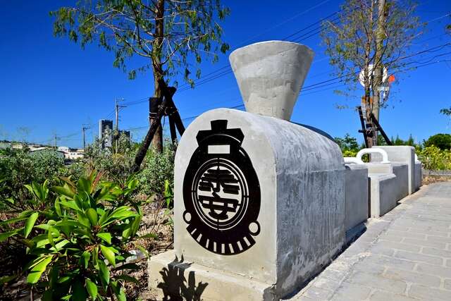 后里泰安周边景观设施改善工程-火车造型休憩座椅_0