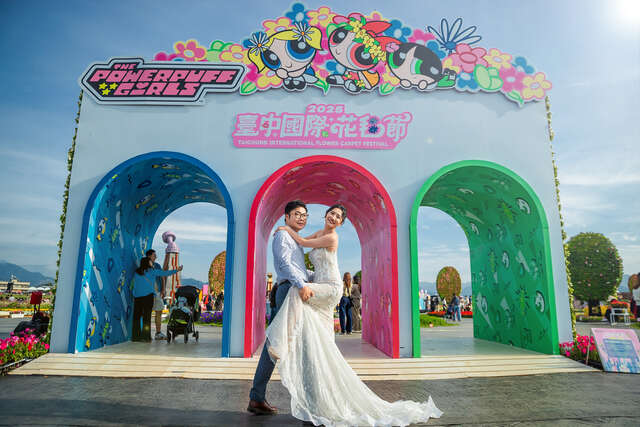 臺中國際花毯節婚紗攝影-擁有飛天小女警的獨一無二婚紗照