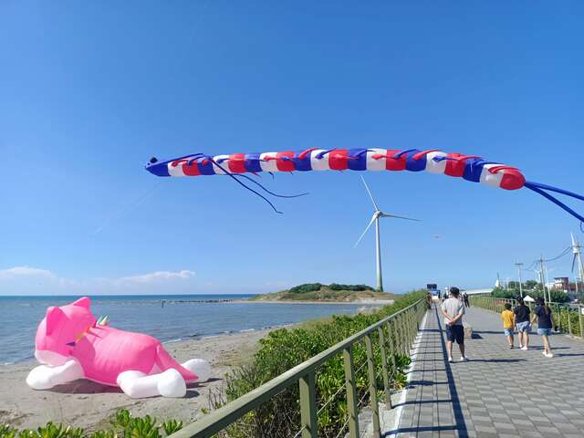 大安港媽祖文化園區正前方擁有開闊海景結合濱海自行車道_0