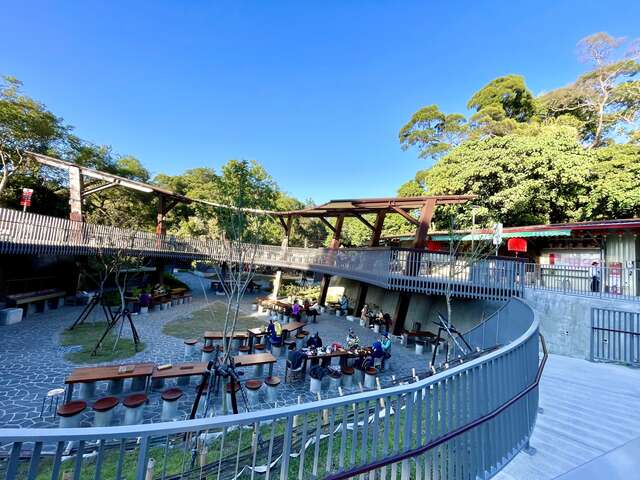 步道終點觀音亭備有完善休憩空間