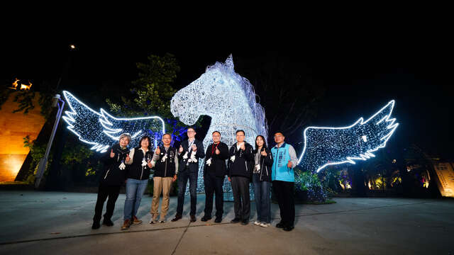 建设局惊蛰界展区入口马首引领