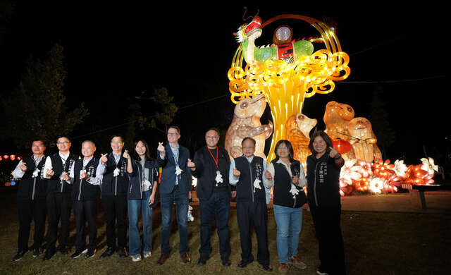 民政局幸福祈愿村展区