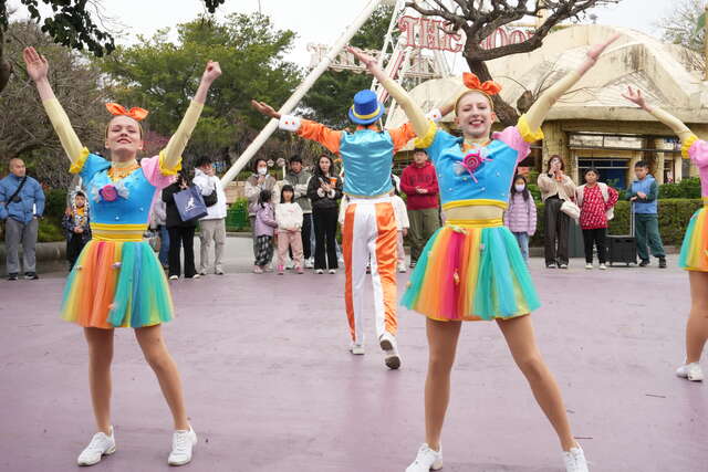 麗寶樂園探索世界遊行