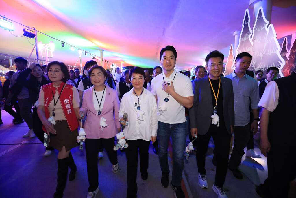 创历史新高-卢市长偕蒋市长逛中台湾灯会-台中-台北-双城连线行销-朝650万参观人次迈进