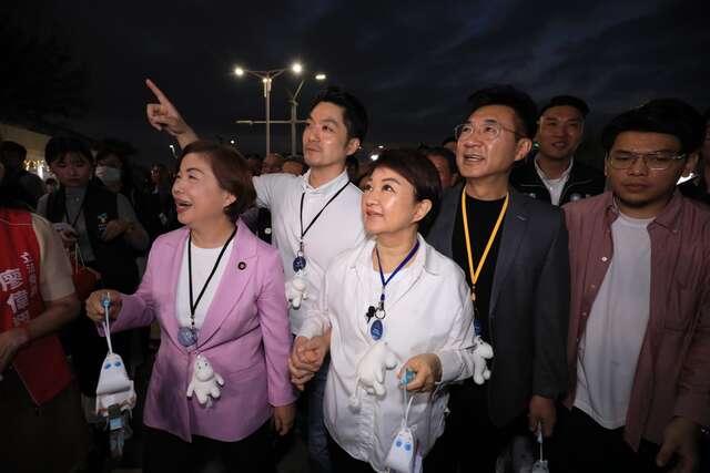 台中台北双城灯会互动再掀话题-卢市长与蒋市长同台交流