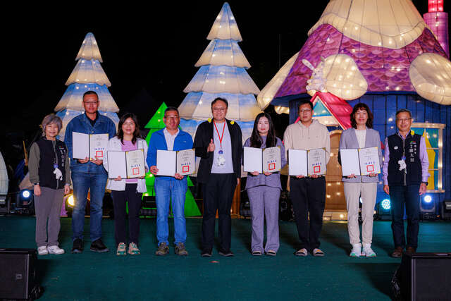 今年灯会由各企业携手打造璀璨灯海