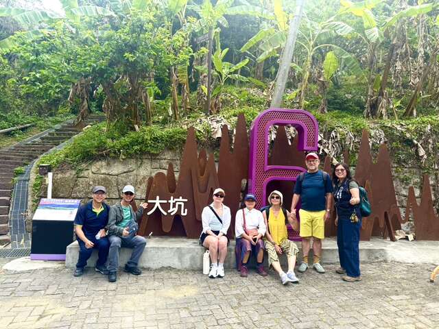 德国访团到大坑登山步道健行感受芬多精