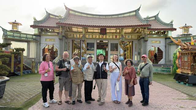 德国访团至彰化台明将台湾玻璃馆参观玻璃妈祖庙