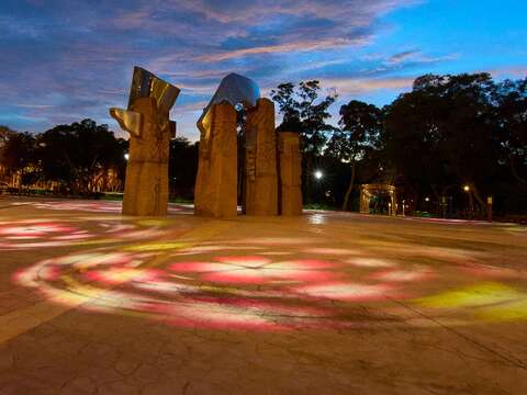 今夏星光照耀雕塑广场