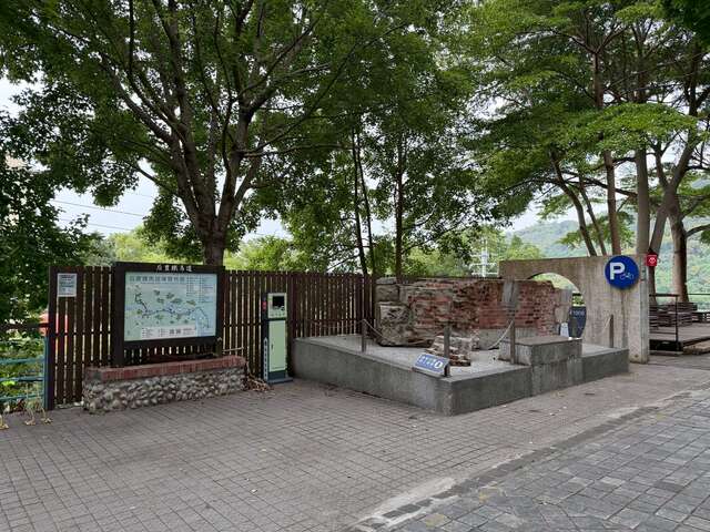 花梁鋼橋豐原端aed