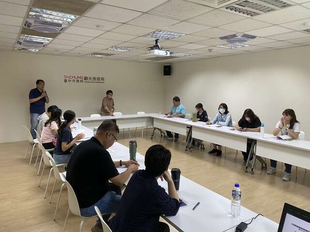 观旅局政风室主任黄鸿裕代表致词