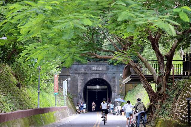 后豐鐵馬道九號隧道-感受沁涼空氣
