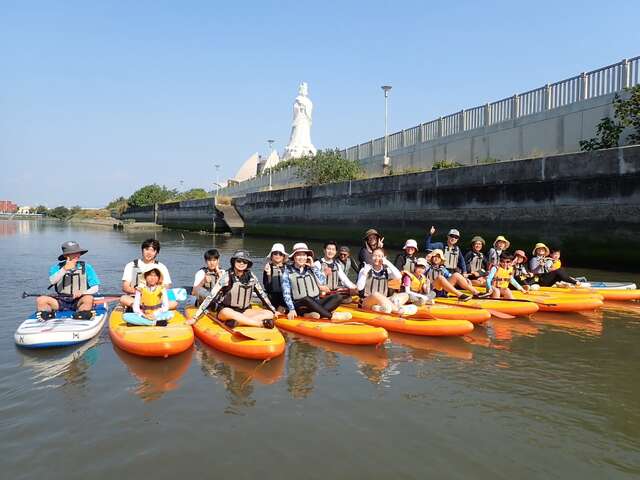10月4日瘋玩大安海活動在媽祖守護下體驗sup感覺好安心