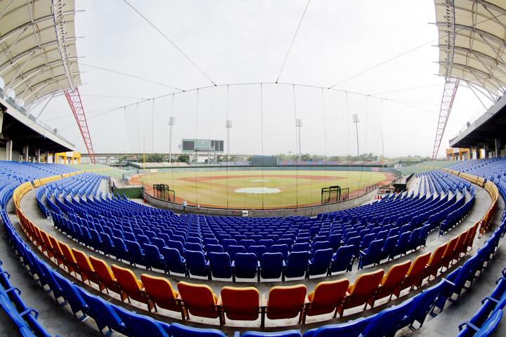 臺中市洲際棒球場-本壘後方看台區視野