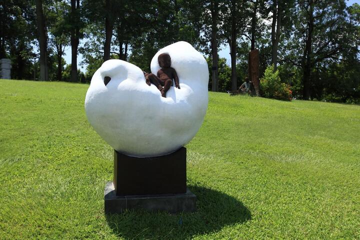 丰乐雕塑公园-白装置艺术