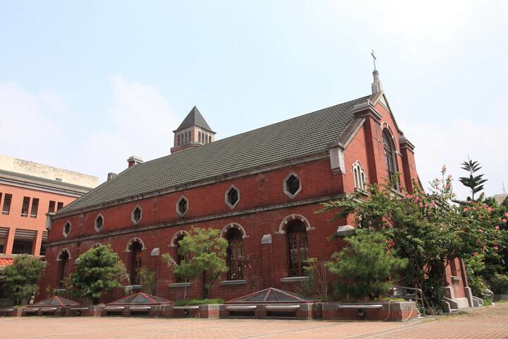 柳原教會-古蹟教堂側面