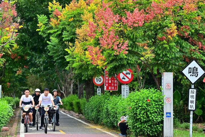 东丰自行车绿廊-民众