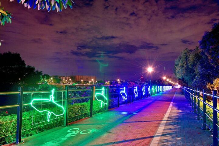 草湖溪自行車道-夜景燈光