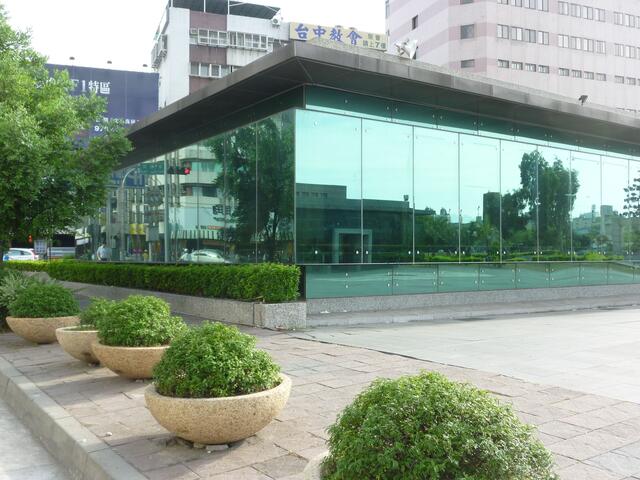 中正公園-玻璃窗