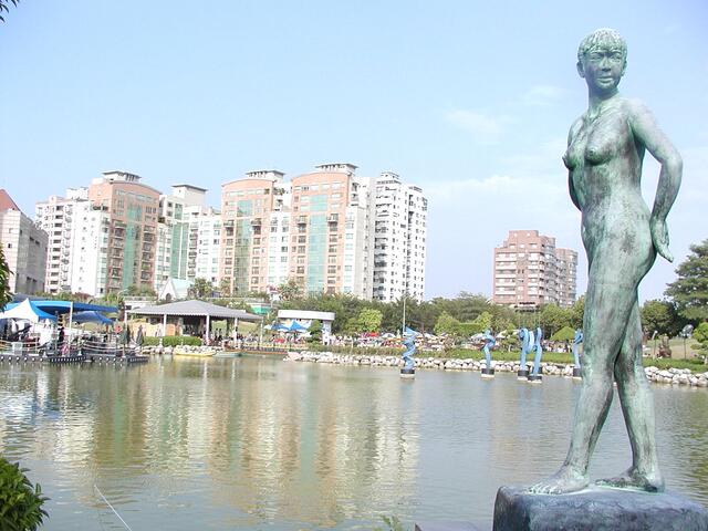 豐樂雕塑公園-女雕像