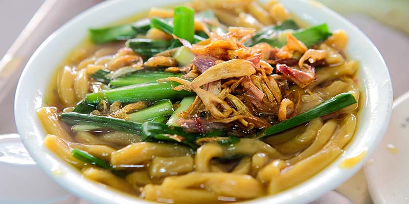Thick noodle soup